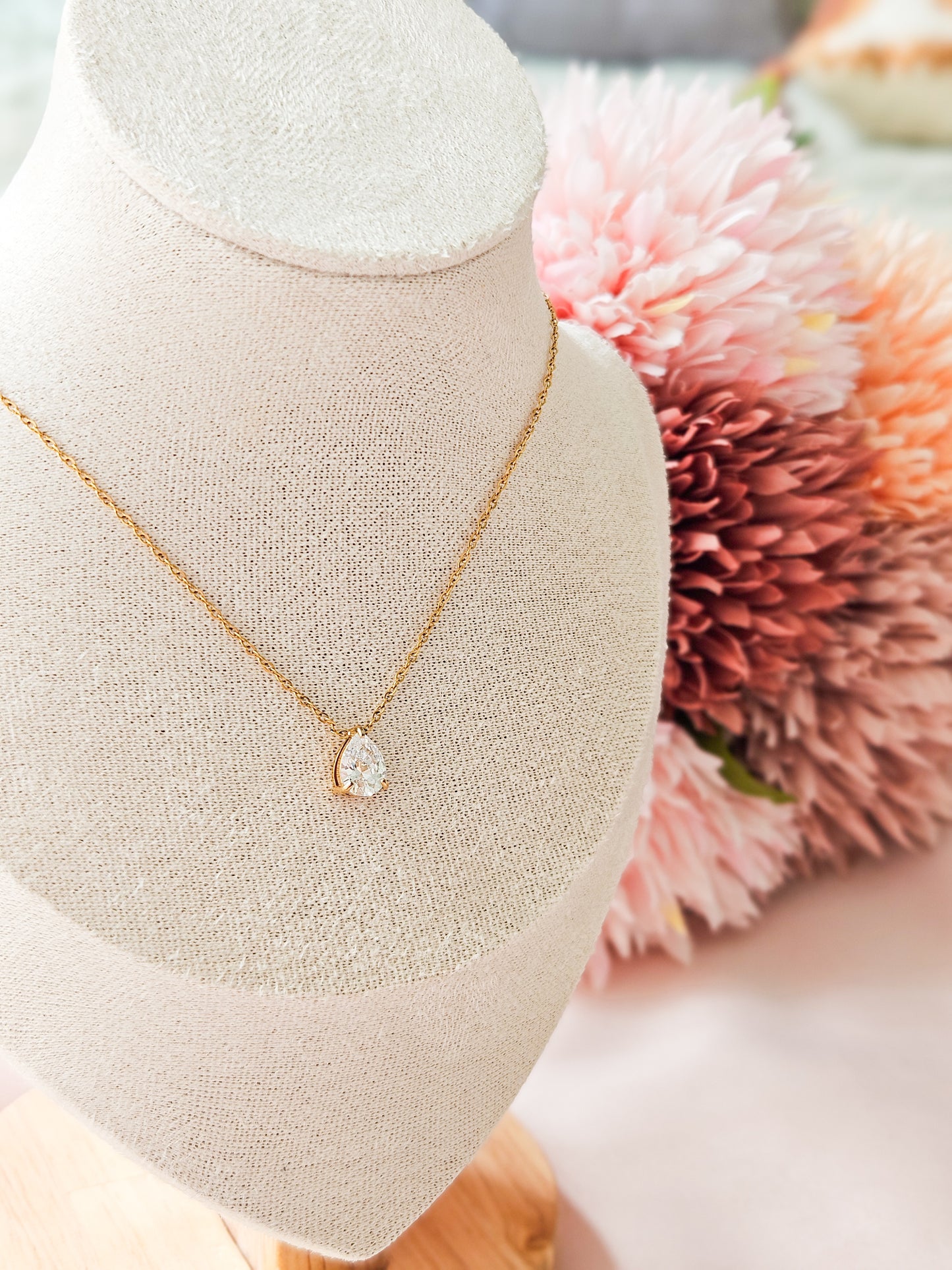 Akari Necklace