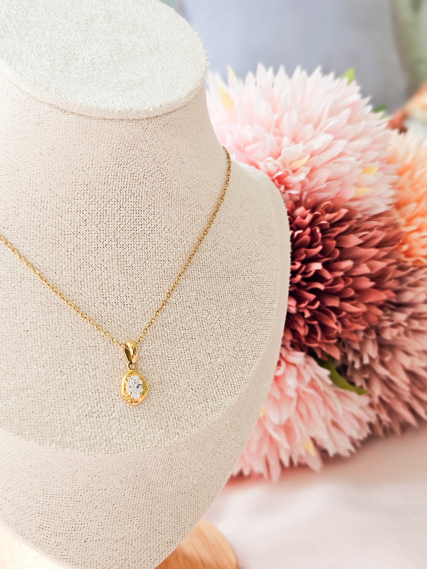 Anya Necklace