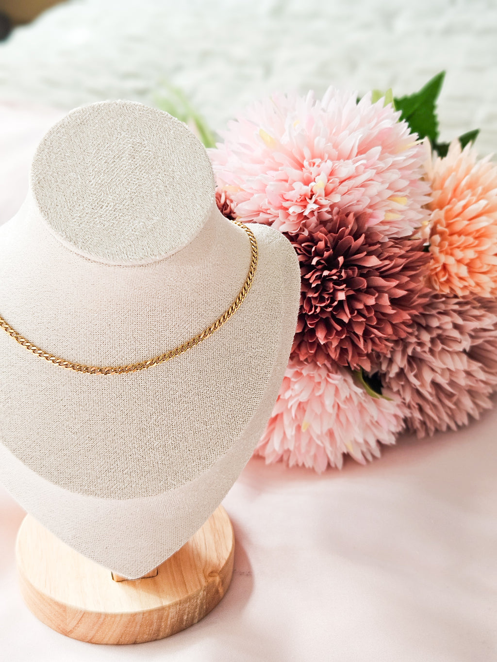 Junia Choker Necklace