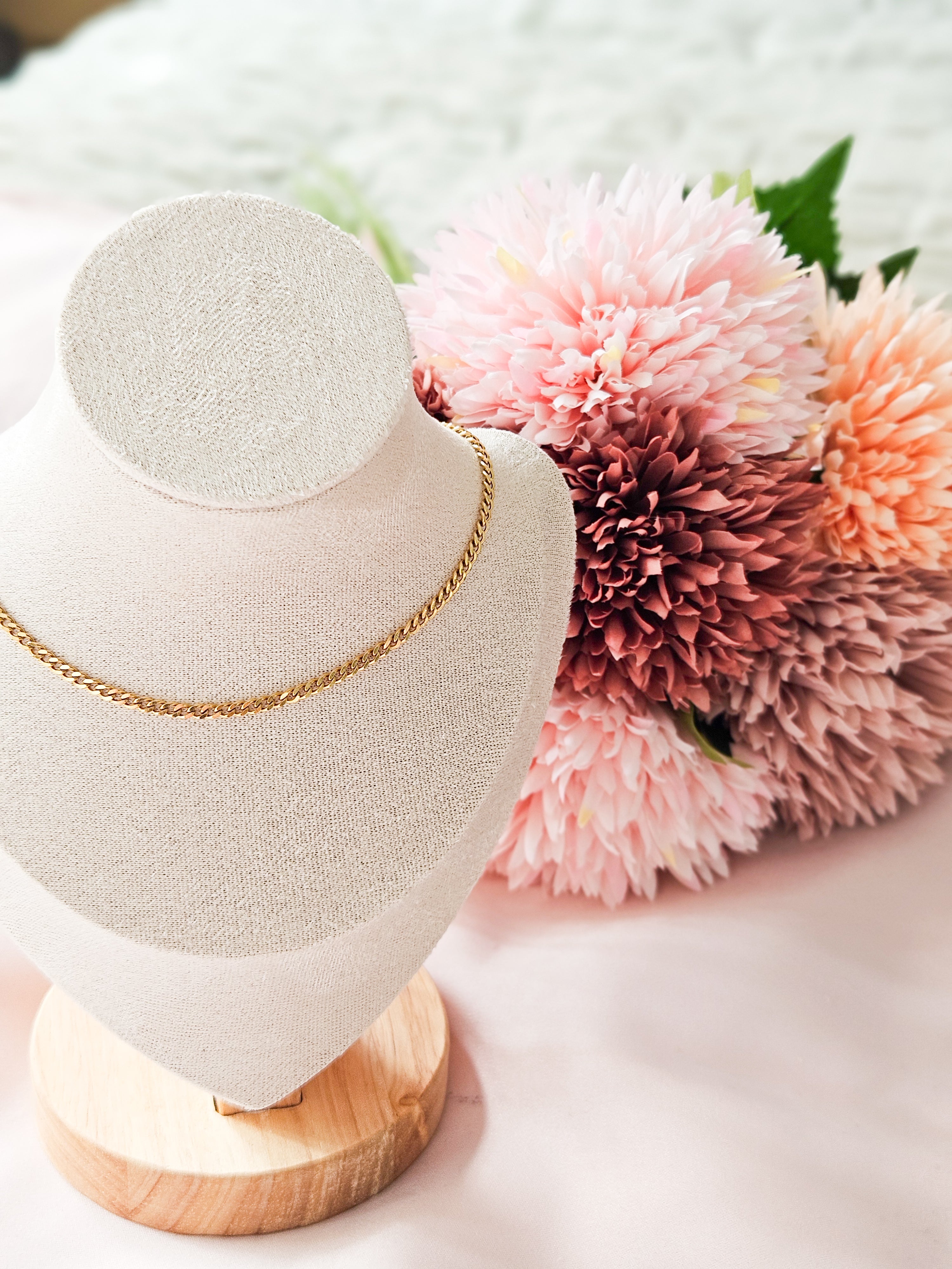 Junia Choker Necklace